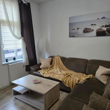 Ferienwohnung Am Bahnhof Bernburg Esterno foto