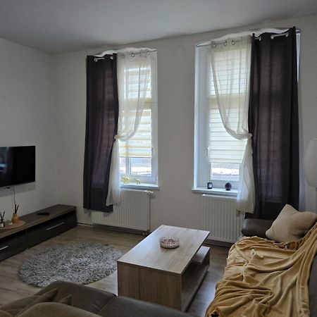 Ferienwohnung Am Bahnhof Bernburg Esterno foto