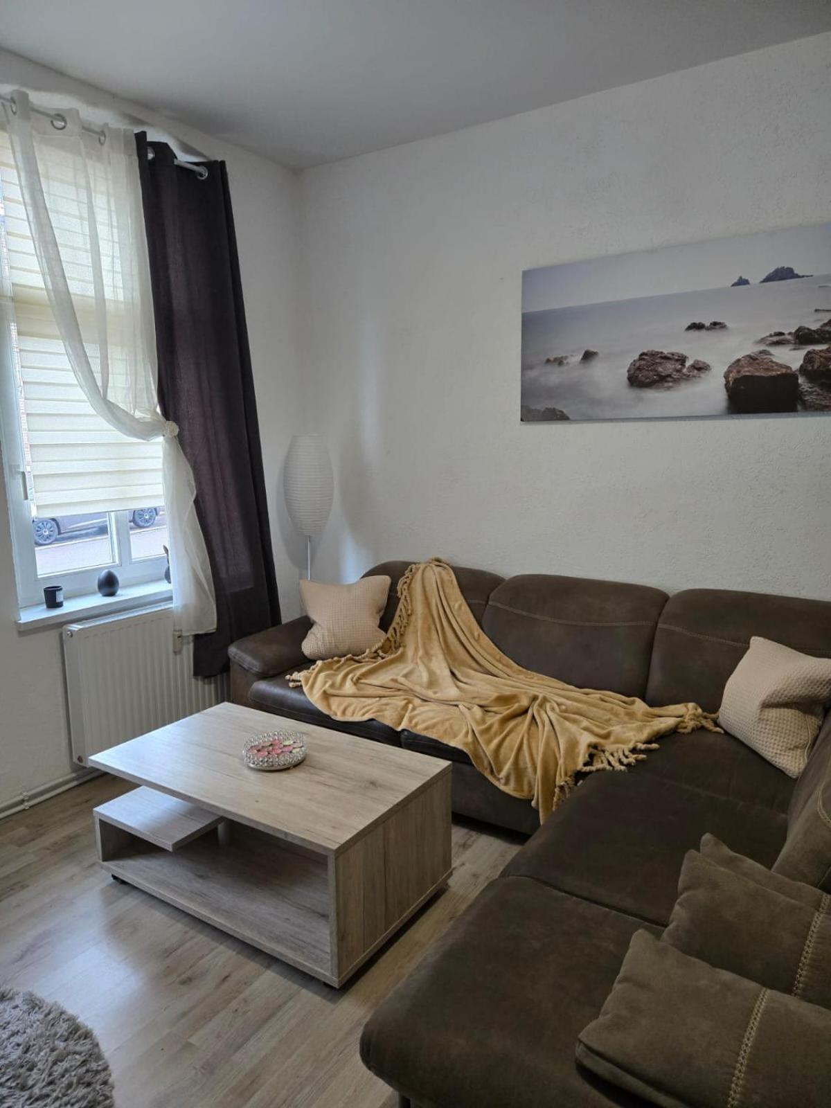 Ferienwohnung Am Bahnhof Bernburg Esterno foto