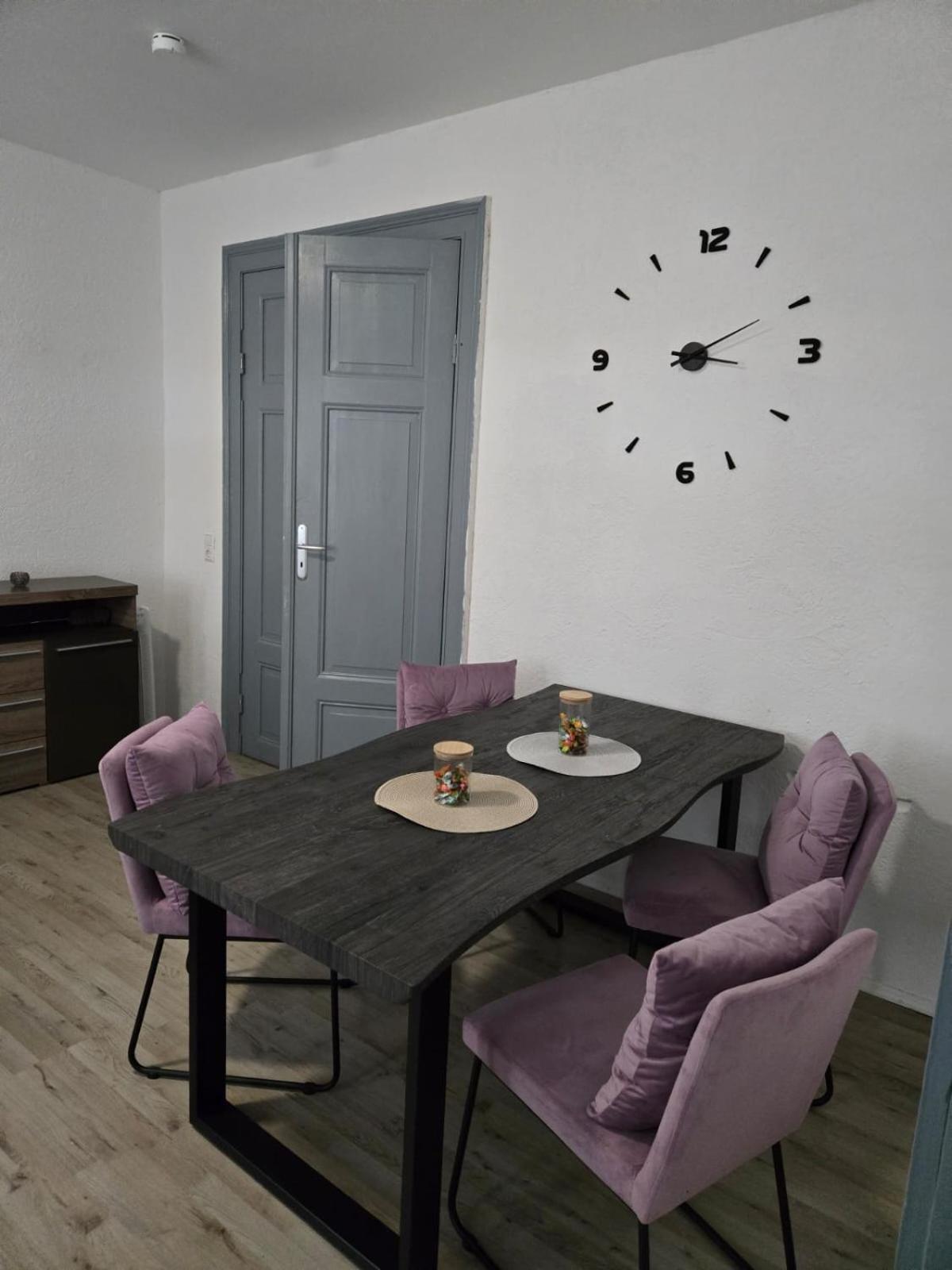 Ferienwohnung Am Bahnhof Bernburg Esterno foto